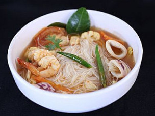 Rina Hot Hause Tom Yam