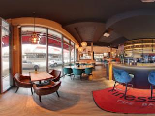 Finesse - Cafe Bar Lounge