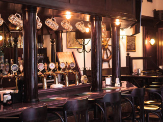 English Pub Sir Francis Drake