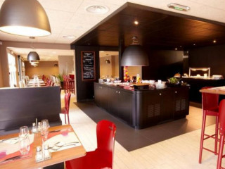 Hotel Restaurant Campanile Niort Est- La Creche