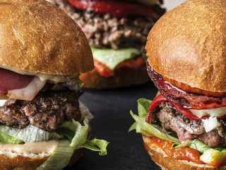 French Burgers Made In Chef (le Pian-medoc)