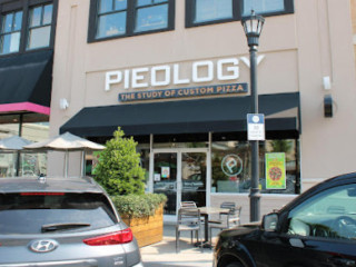 Pieology Pizzeria North Hills