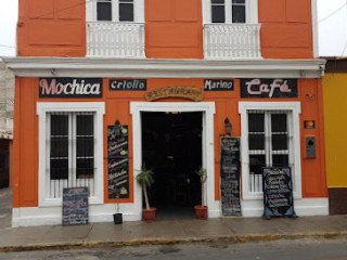 Mochica Cafe Resto Bar