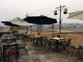 Karachi Rooftop Family