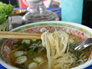 ร้านแดงก๋วยเตี๋ยวไก่บ้านเชียง