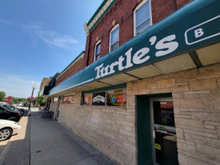 Turtle's Bar & Grill 