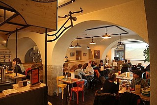 Inukshuk Cafe Velo & Outdoor