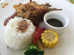 Zì Rán Fēng Qíng Mín Sù Cān Tīng