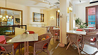Mari-lin Cafe Lounge