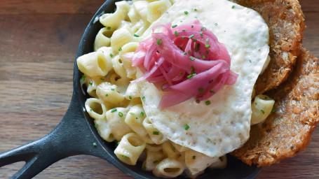 Breakfast Mac And Cheese