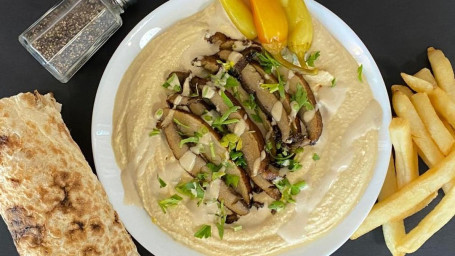 Hummus Plate With Mushroom