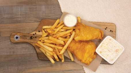 Dîner De Poisson Et Frites