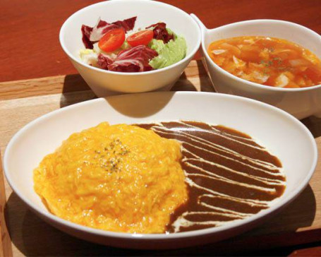 Dàn Bāo Kā Lī Jiàng Fàn Niú Jiàng Tào Cān Curry Omelet With Beef Sauce With Rice And Salad Set