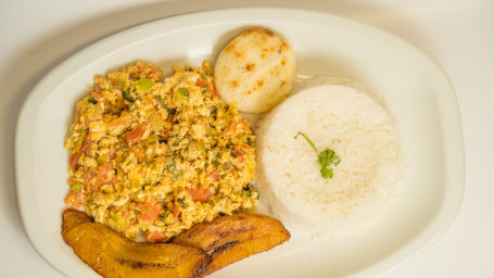 Huevos Pericos Arroz Arepa Y Maduro