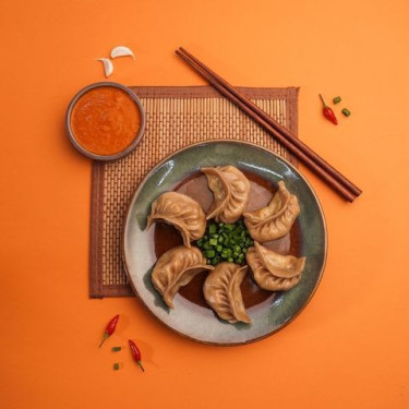 Momos Au Poulet De Blé Entier Avec Trempette Au Piment