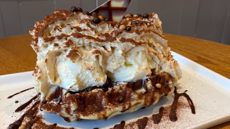 Tiramisu Mocha Waffle Tí Lā Mǐ Sū Mó Kǎ Sōng Bǐng