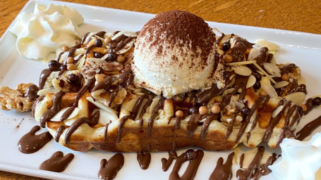 Chocolate Nuts Dessert Waffle Qiǎo Kè Lì Jiān Guǒ Sōng Bǐng