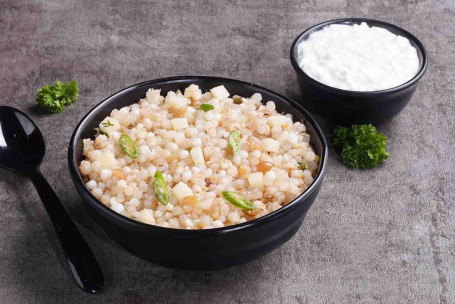 Sabudana Khichdi Et Curd Combo