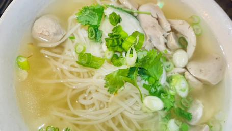 29. Chicken Meat Chicken Ball With Rice Noodle Soup