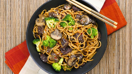 Lm-3. Beef Lo Mein