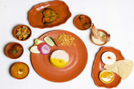 Macher Thali-Chital Muitha