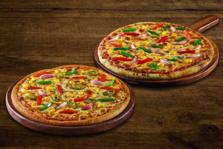 Deux Pizzas Moyennes Classiques Et Légumes.