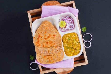 Chole Avec Paratha Lunchbox