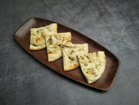 Garlic Naan(2 Pcs)