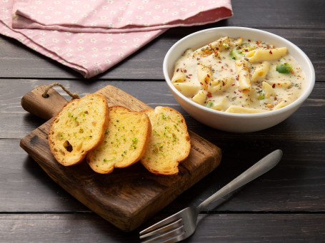 Choice Of Pasta With Choice Of Garlic Bread