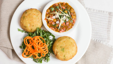 Banarasi Stuffed Aloo Tikki With Chana