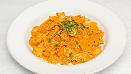 Farfalle Al Salmone Pasta