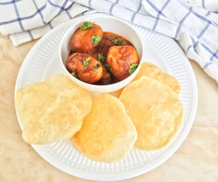 Luchi (5 Pcs) Aloordum Misti Suji