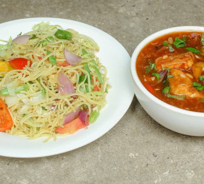 Chinese Combo (Noodles With Chilli Paneer)
