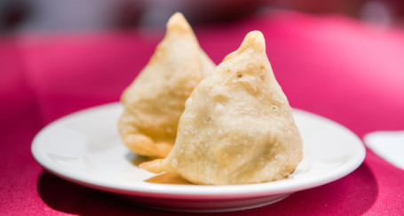 5. Vegetable Samosa (2 Pieces)