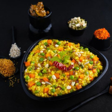 Khichdi De Légumes D'orge De Blé Brisé