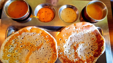 Set Dosai With Vadai Curry