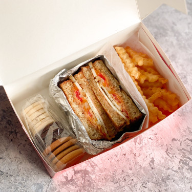 Cheese Tomato And Mushroom S/W- Snack Box