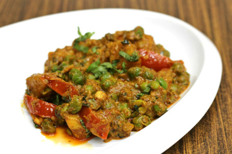 Aloo Mattar Tamatar Gravy