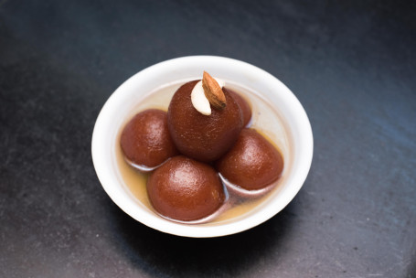 Gulab Jamun (04 Pcs)