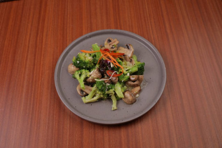 Stir Fried Brocoli With Mushroom