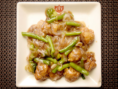 Stir Fried Fish With Green Beans In Oyster Sauce (8 Pcs)