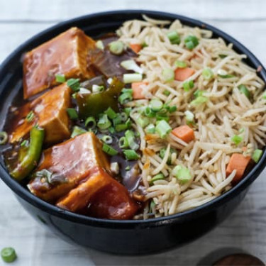 Riz Frit Aux Végétariens Au Piment Paneer