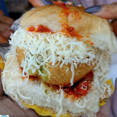 Fromage Vada Pav