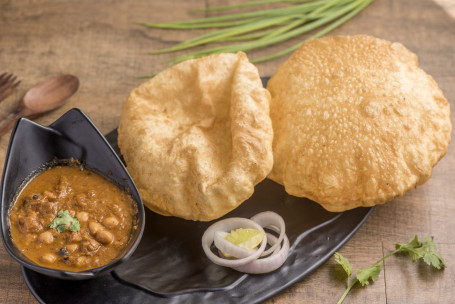 Chole Bhatura (2 Pics)