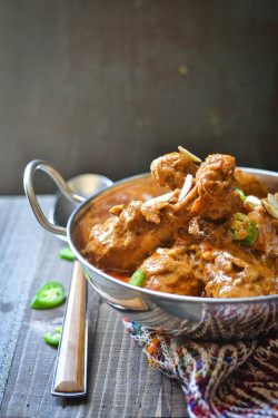 Badami Chicken Masala