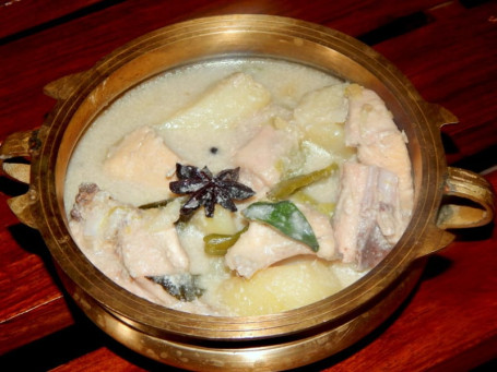 Chicken Stew With Paratha