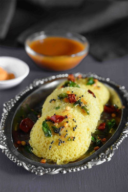 Dhokla With 2Chutney