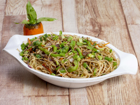 Veg Hakka Chow Mein (Fried)