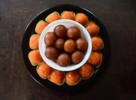 Motichoor Laddu (1 Kg) Gulab Jaun (20 Pcs)