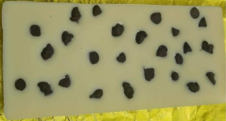 White Chocolate With Chocochips(Per Pcs)